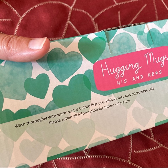 New set of his and hers hugging mugs - Picture 9 of 10